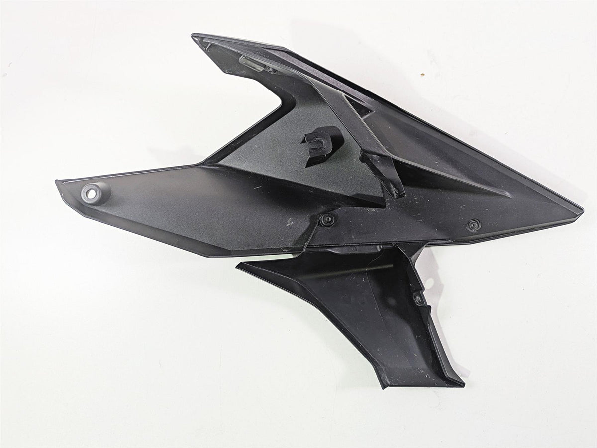 2018 KTM 1290 Super Duke R Left Tank Main Cover Fairing 61608050000KCA {{ shop.shopifyCountryName }} - Mototech271