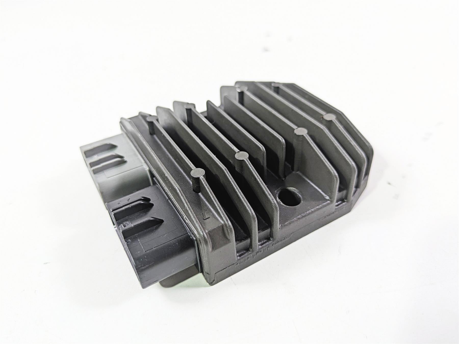 2014 Yamaha YZFR1 R1 RN22 Rectifier Voltage Regulator 1D7-81960-01-00 FH012AA {{ shop.shopifyCountryName }} - Mototech271