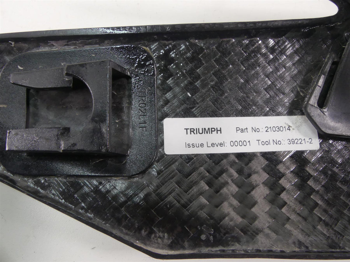 2020 Triumph Speed Triple RS 1050 Left Nice Side Carbon Fiber Cover T2103014 {{ shop.shopifyCountryName }} - Mototech271
