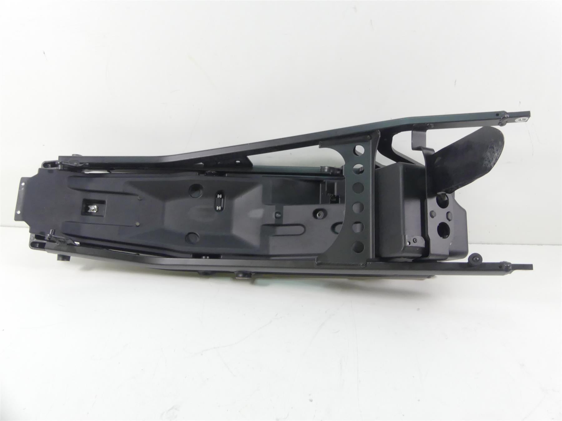 2017 Yamaha XT1200Z Super Tenere Rear Subframe & Inner Fender Set 2BS-21190-10 {{ shop.shopifyCountryName }} - Mototech271