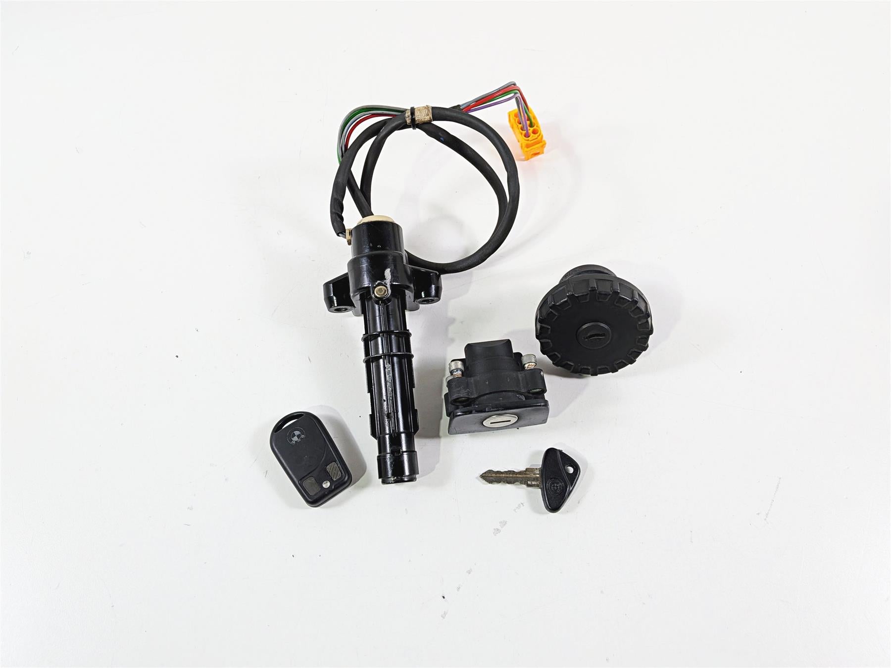 2002 BMW K1200LT 89V3 Ignition Switch Key Fuel Gas Cap Set 51252347015 {{ shop.shopifyCountryName }} - Mototech271