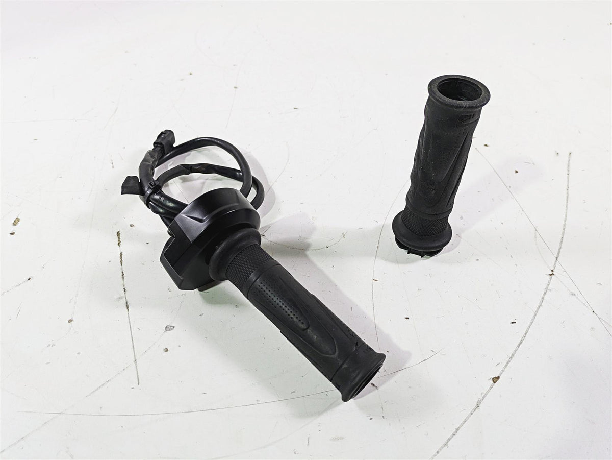 2019 Triumph Speed Triple RS 1050 Ride Fly By Wire Throttle Grip T2042226 {{ shop.shopifyCountryName }} - Mototech271