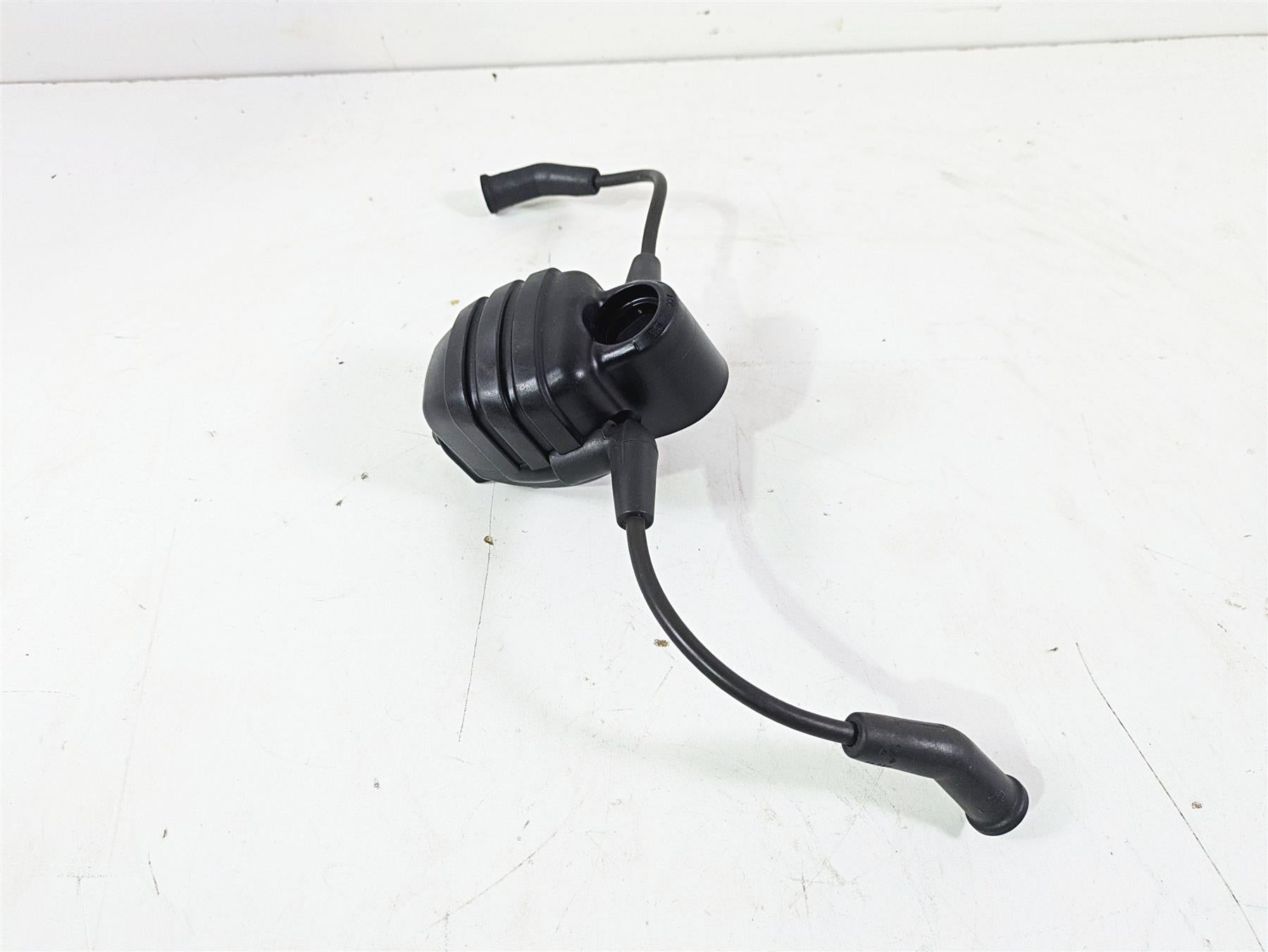 2009 Harley FXCWC Softail Rocker Ignition Coil Wires Plug Set 31684-08 {{ shop.shopifyCountryName }} - Mototech271