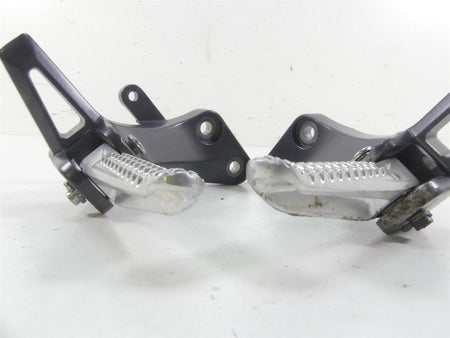 2022 Yamaha MT09 FZ09 Rear Passenger Footpeg Set - Read B7N-2741L-00-00 {{ shop.shopifyCountryName }} - Mototech271