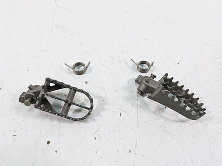 2007 BMW R1200GS K255 Adv Front Footpeg Foot Peg Rest Set 46717694557 {{ shop.shopifyCountryName }} - Mototech271