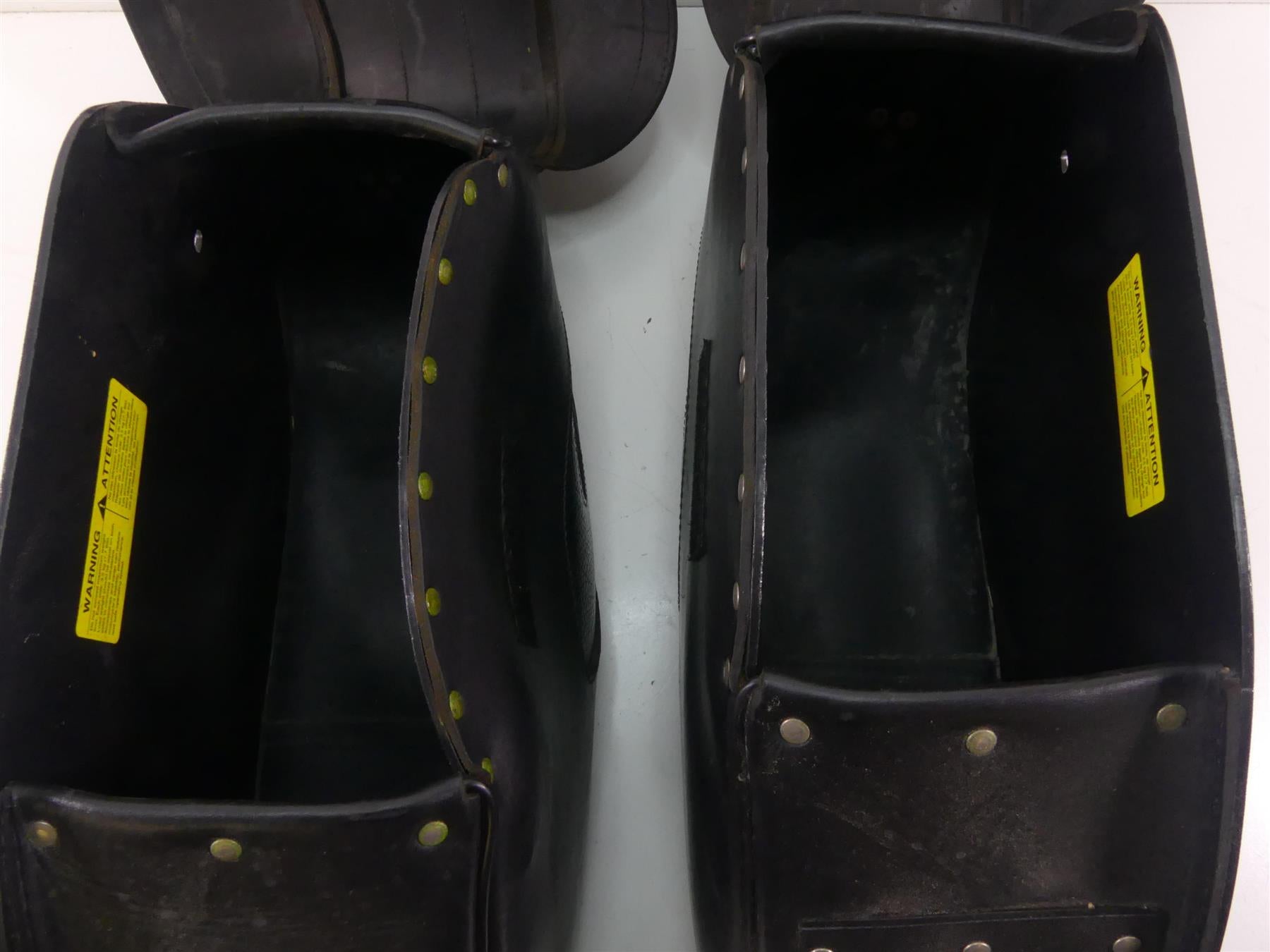 2001 Moto Guzzi California Sp 1100 Rear Saddlebag & Holder Set GU97012400000 {{ shop.shopifyCountryName }} - Mototech271