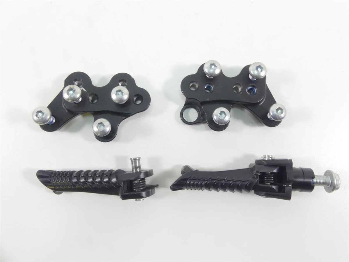 2022 Suzuki GSXR750 Front Rider Driver Footpeg Foot Peg Set 43511-14J10 {{ shop.shopifyCountryName }} - Mototech271