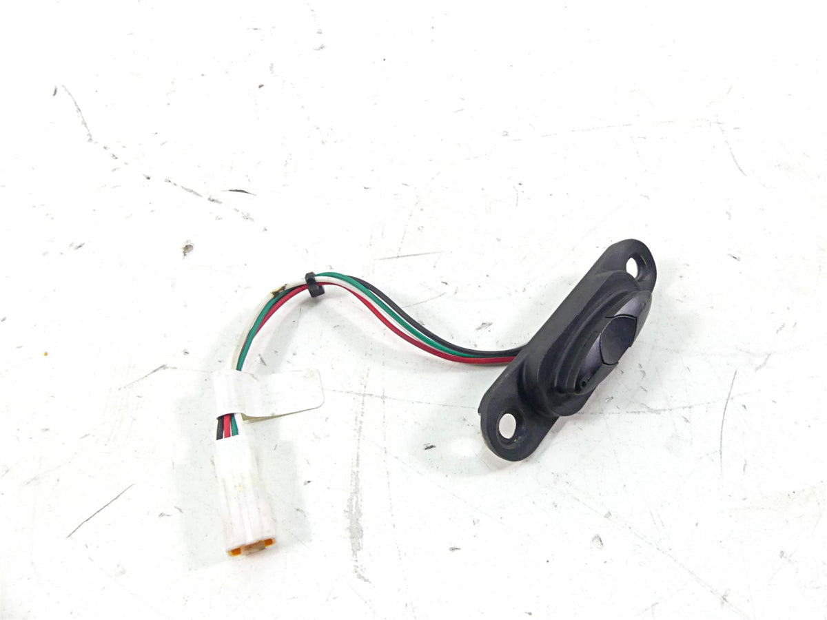 2019 Indian Chieftain Classic Electrical Saddlebag Lock Switch 4017110 {{ shop.shopifyCountryName }} - Mototech271