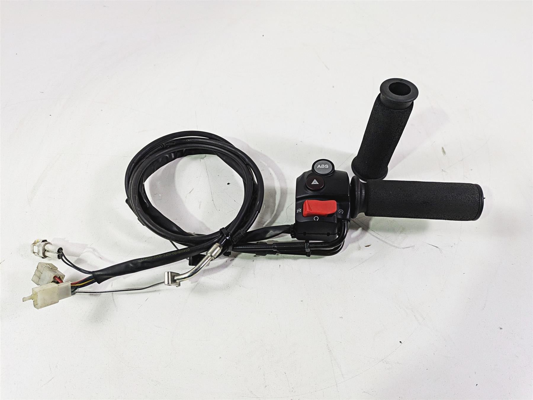 2016 Moto Guzzi Stelvio 1200 8V NTX Right Hand Abs Control Switch 886159 {{ shop.shopifyCountryName }} - Mototech271