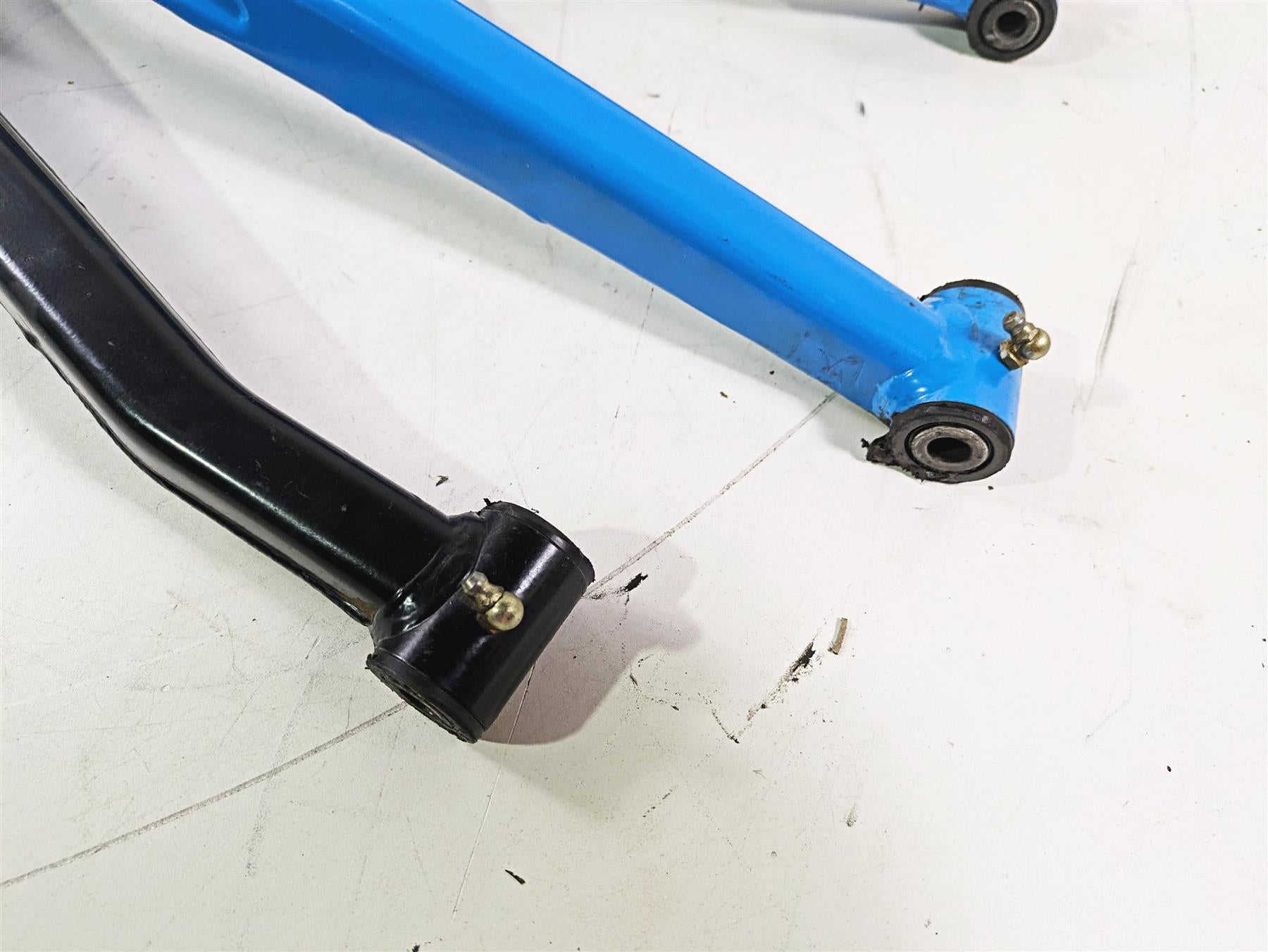 2018 Can Am Maverick X3 XRC Turbo R Front Right Knee Assembly 72" Blue 706203129 {{ shop.shopifyCountryName }} - Mototech271
