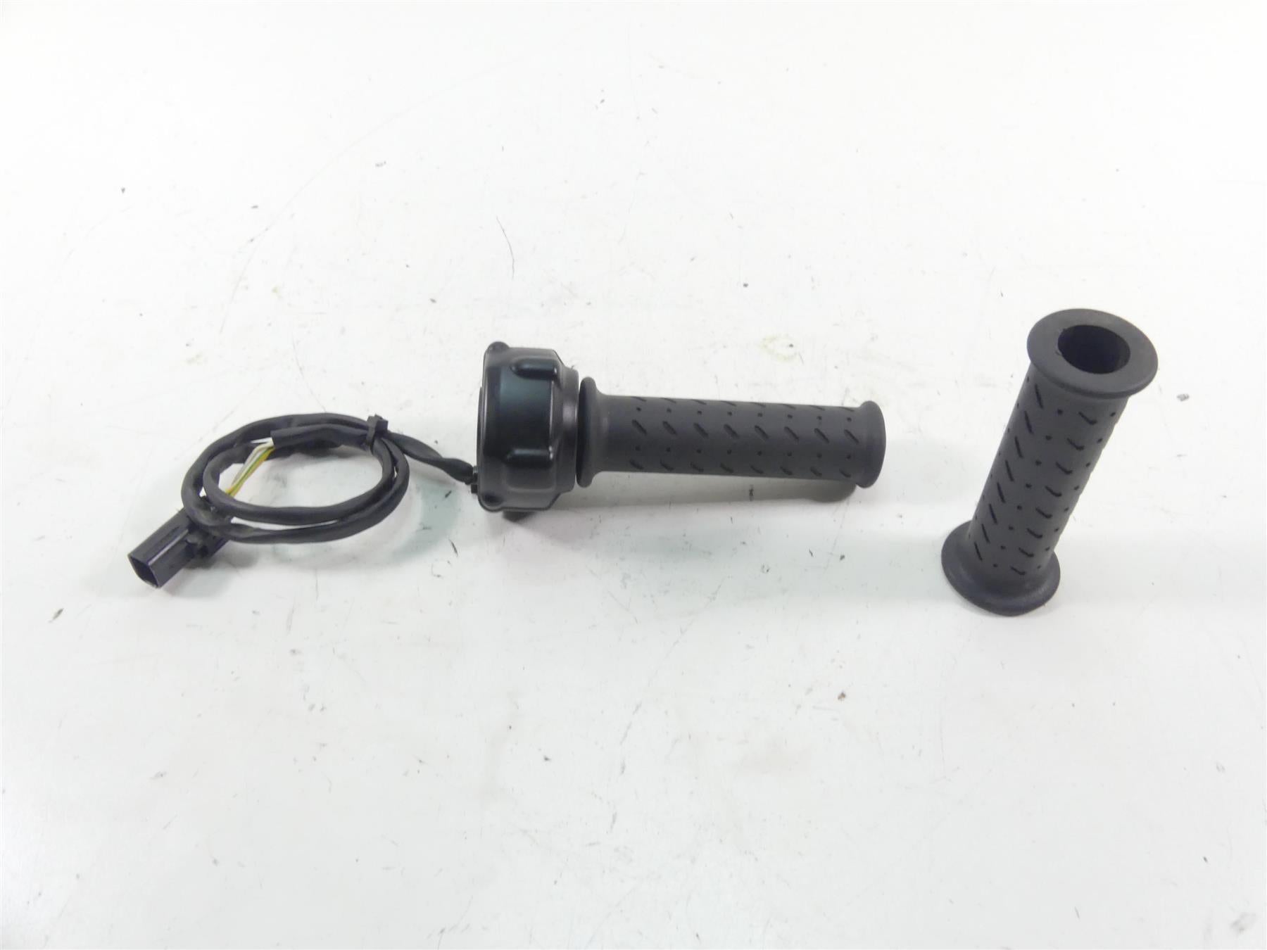 2017 Triumph Thruxton 1200 R Fly Ride By Wire Throttle Grip Handle Set T2044045 | Mototech271