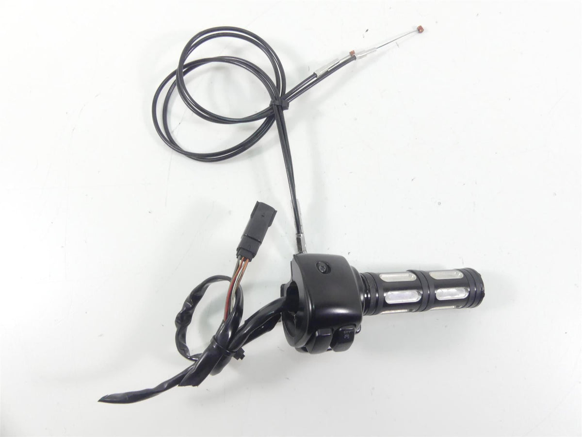 2011 Harley VRSCF Muscle Rod Right Hand Blinker Control Switch - Read 71684-06A {{ shop.shopifyCountryName }} - Mototech271