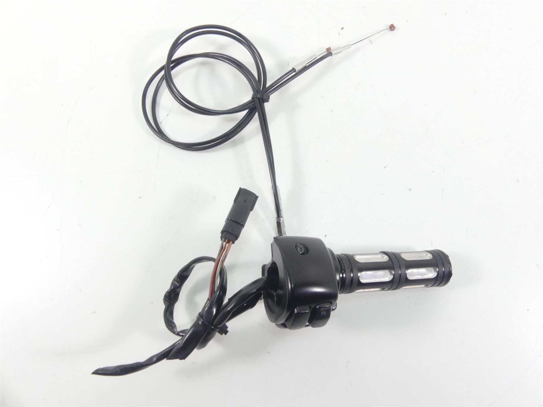 2011 Harley VRSCF Muscle Rod Right Hand Blinker Control Switch - Read 71684-06A {{ shop.shopifyCountryName }} - Mototech271