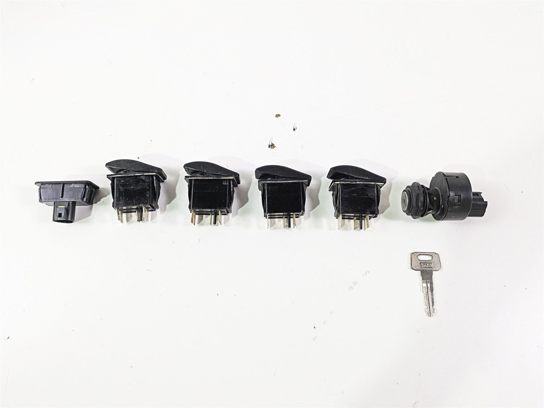 2020 Yamaha YXZ1000 R SS XTR Ignition Light Awd Switch Set 5UG-H2510-00-00 {{ shop.shopifyCountryName }} - Mototech271