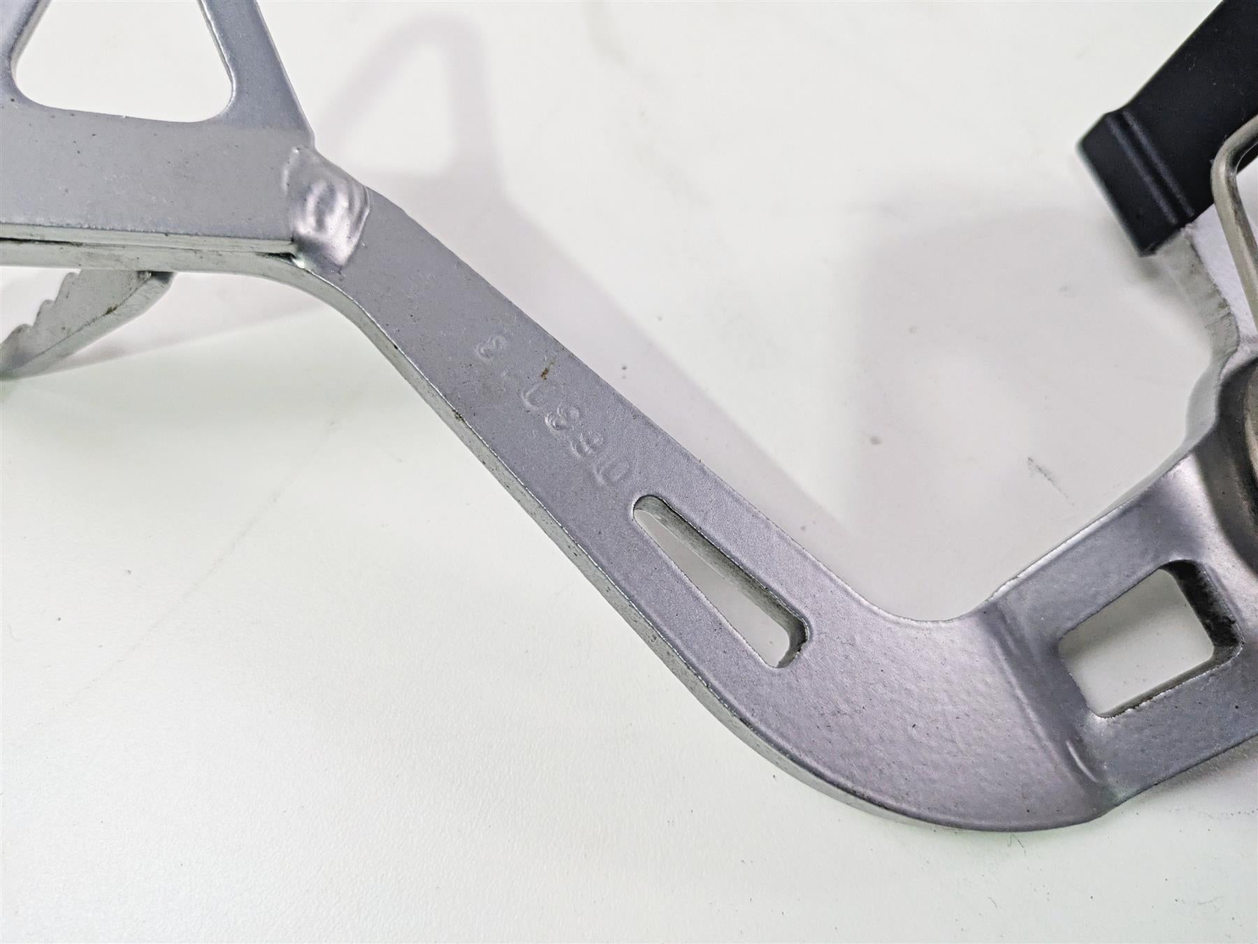 2010 BMW R1200GS K25 Rear Brake Lever Pedal 35217695901 {{ shop.shopifyCountryName }} - Mototech271