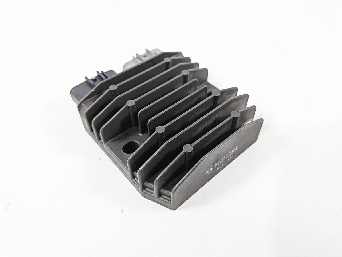 2008 Yamaha YZF R1 RN19 Rectifier Voltage Regulator 1D7-81960-00-00 FH012DA {{ shop.shopifyCountryName }} - Mototech271