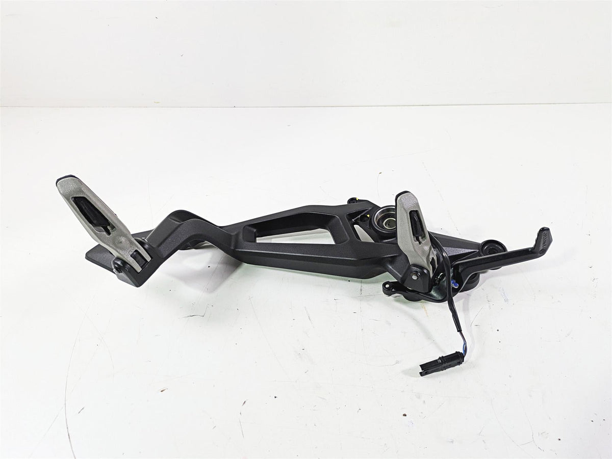 2023 Ducati Monster 937 SP Right Foot Peg Set & Brake Pedal 82414041BA 45721162AA {{ shop.shopifyCountryName }} - Mototech271