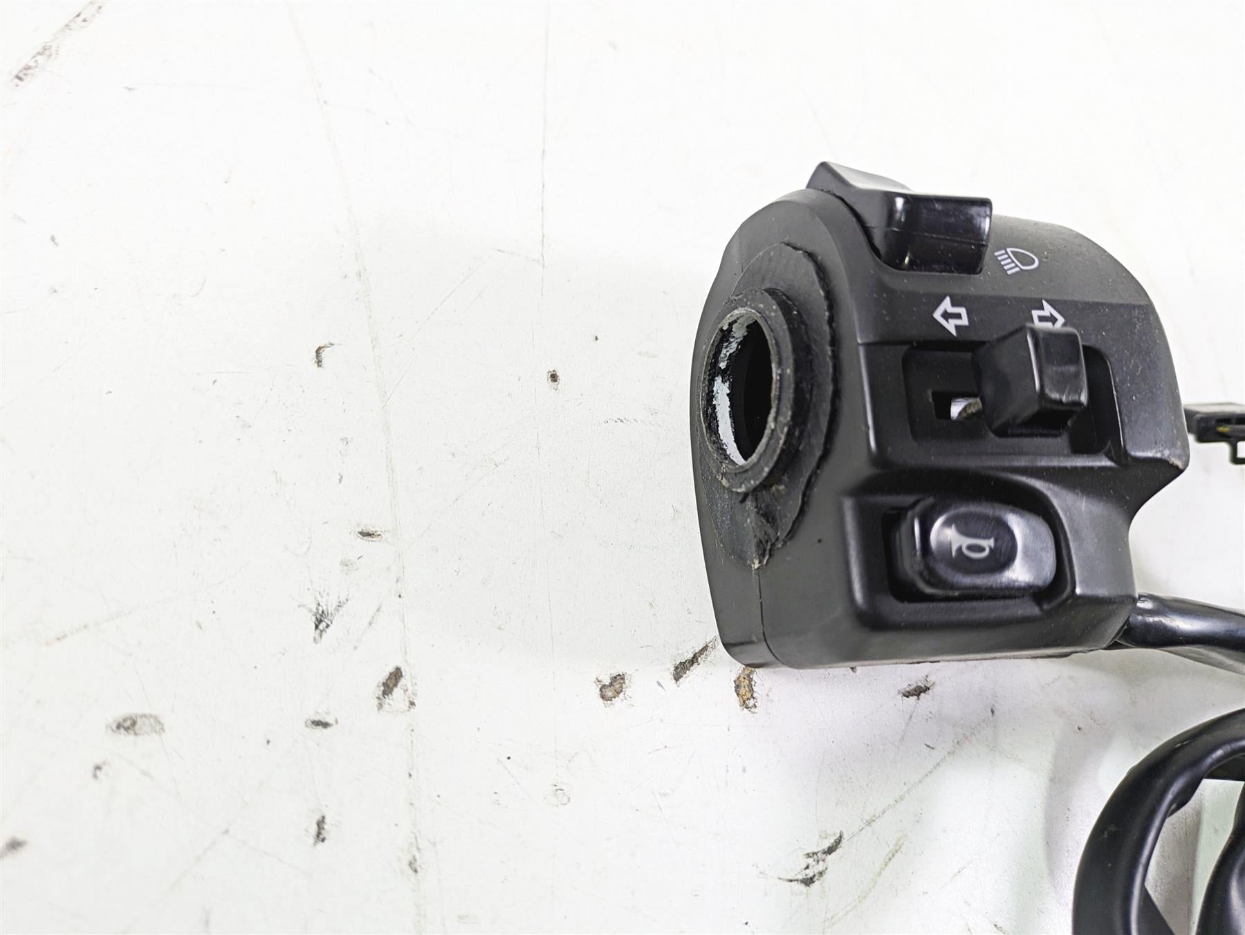 2012 Yamaha XT1200 Super Tenere Left Hand Control Switch 23P-83963-00-00 {{ shop.shopifyCountryName }} - Mototech271