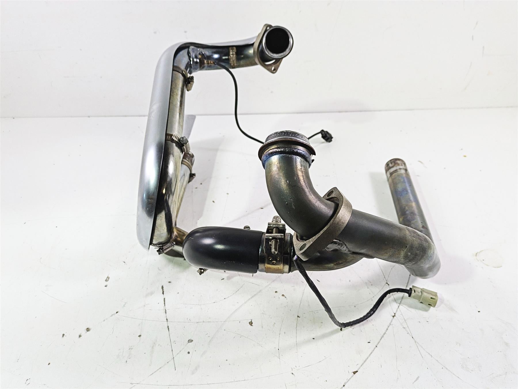 2012 Harley VRSCF Muscle V Rod Stock Exhaust Header Manifold Set 65600071 {{ shop.shopifyCountryName }} - Mototech271
