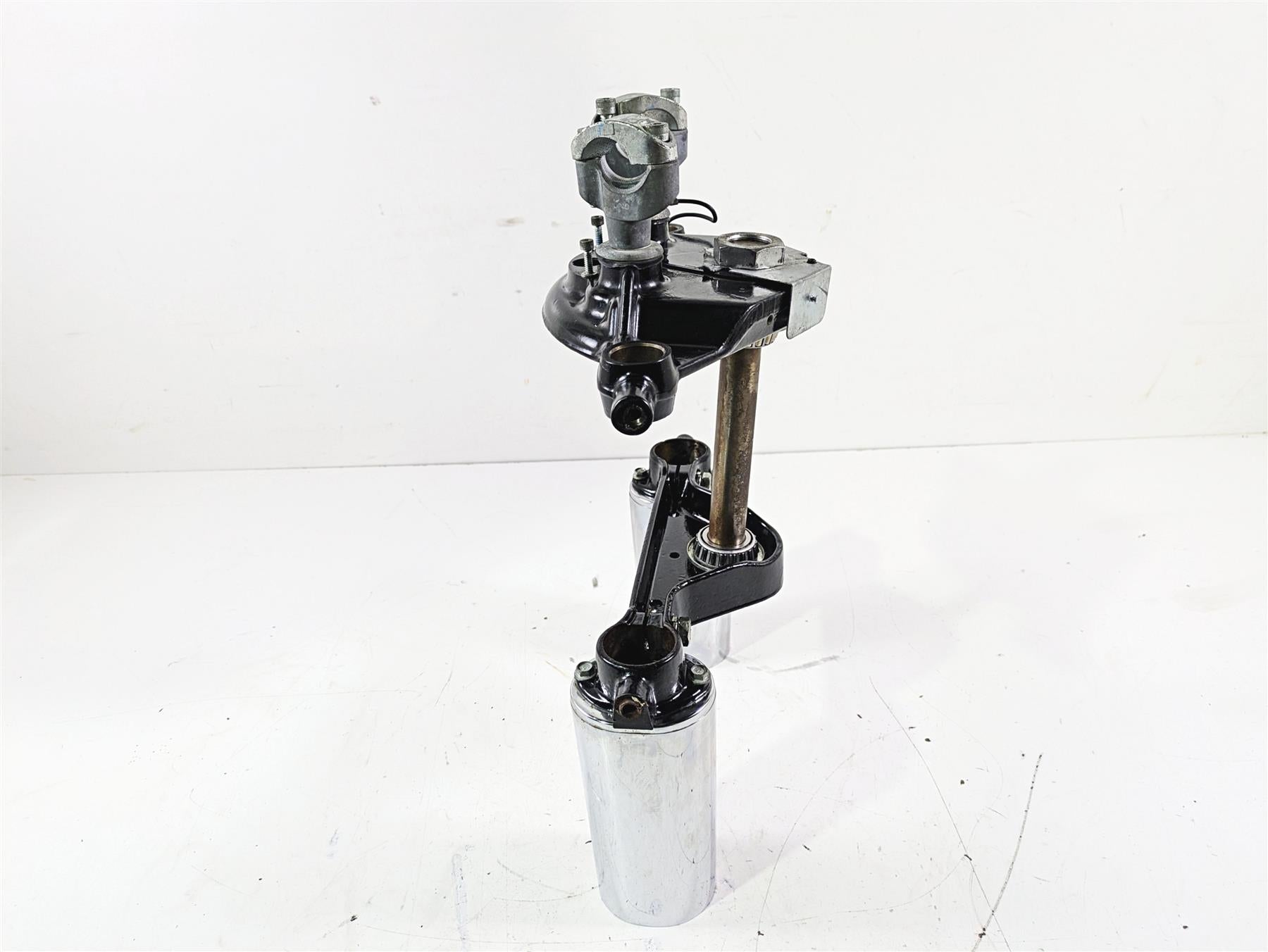 2007 Harley Touring FLHTCU SE CVO E-Glide Upper Lower Triple Tree Set 45446-87A {{ shop.shopifyCountryName }} - Mototech271