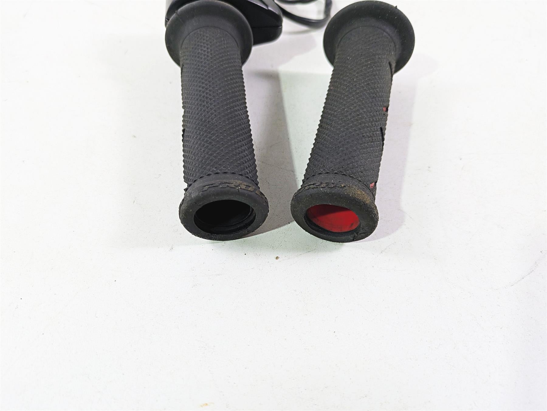2013 Ducati Hypermotard 821 SP Ride By Wire Throttle Grip Set 66020034E {{ shop.shopifyCountryName }} - Mototech271