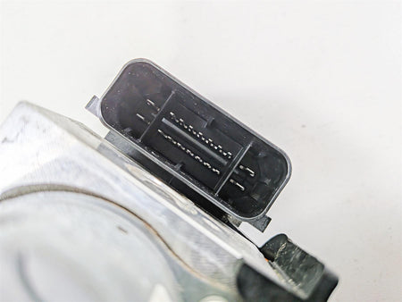 2019 Triumph Speed Triple RS 1050 Abs Brake Pump Module T2029204 T2022250 {{ shop.shopifyCountryName }} - Mototech271