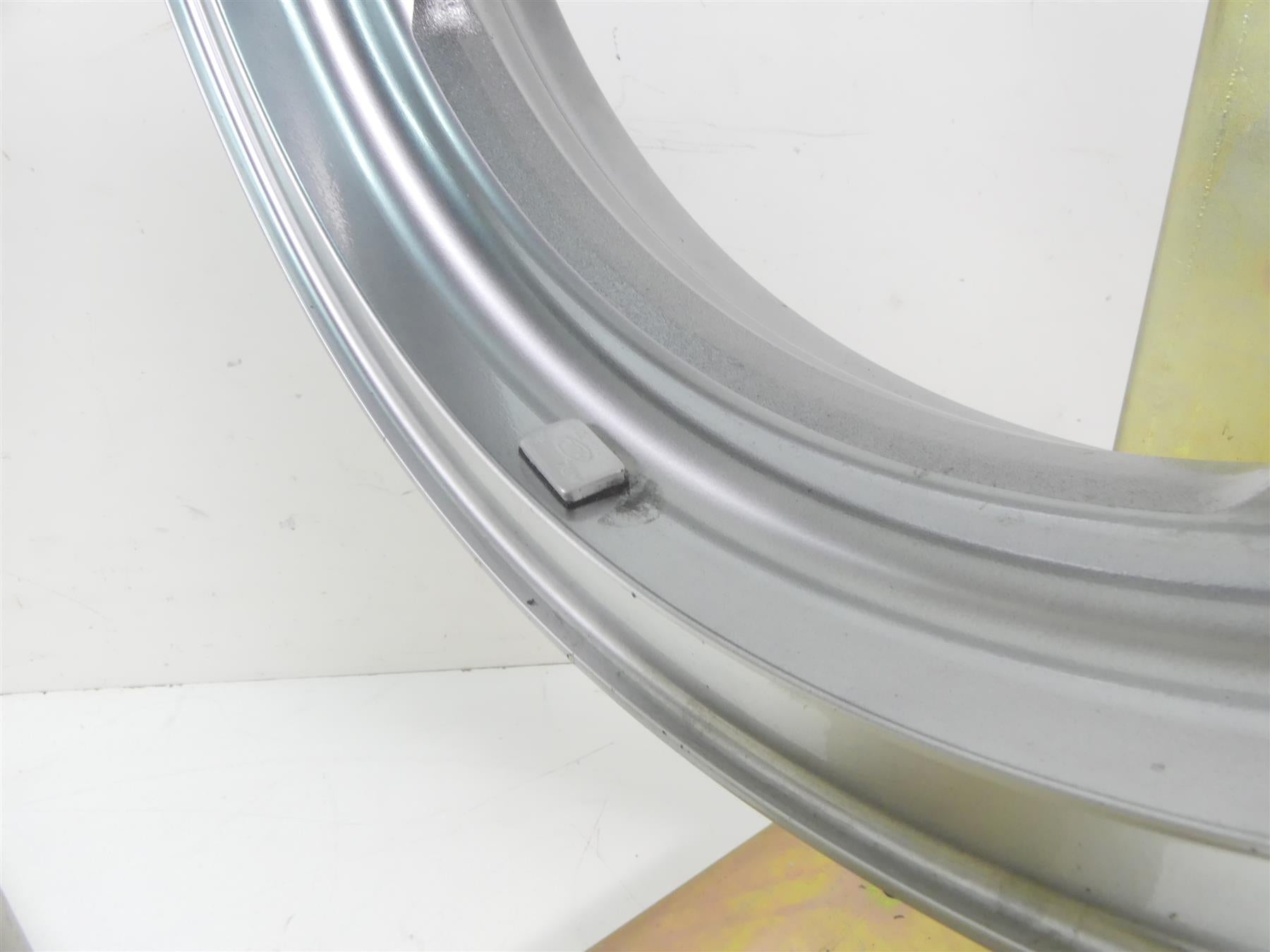 2004 Kawasaki VN1600 Meanstreak Straight Front Wheel Rim 17x3.5 41073-0006-496 {{ shop.shopifyCountryName }} - Mototech271