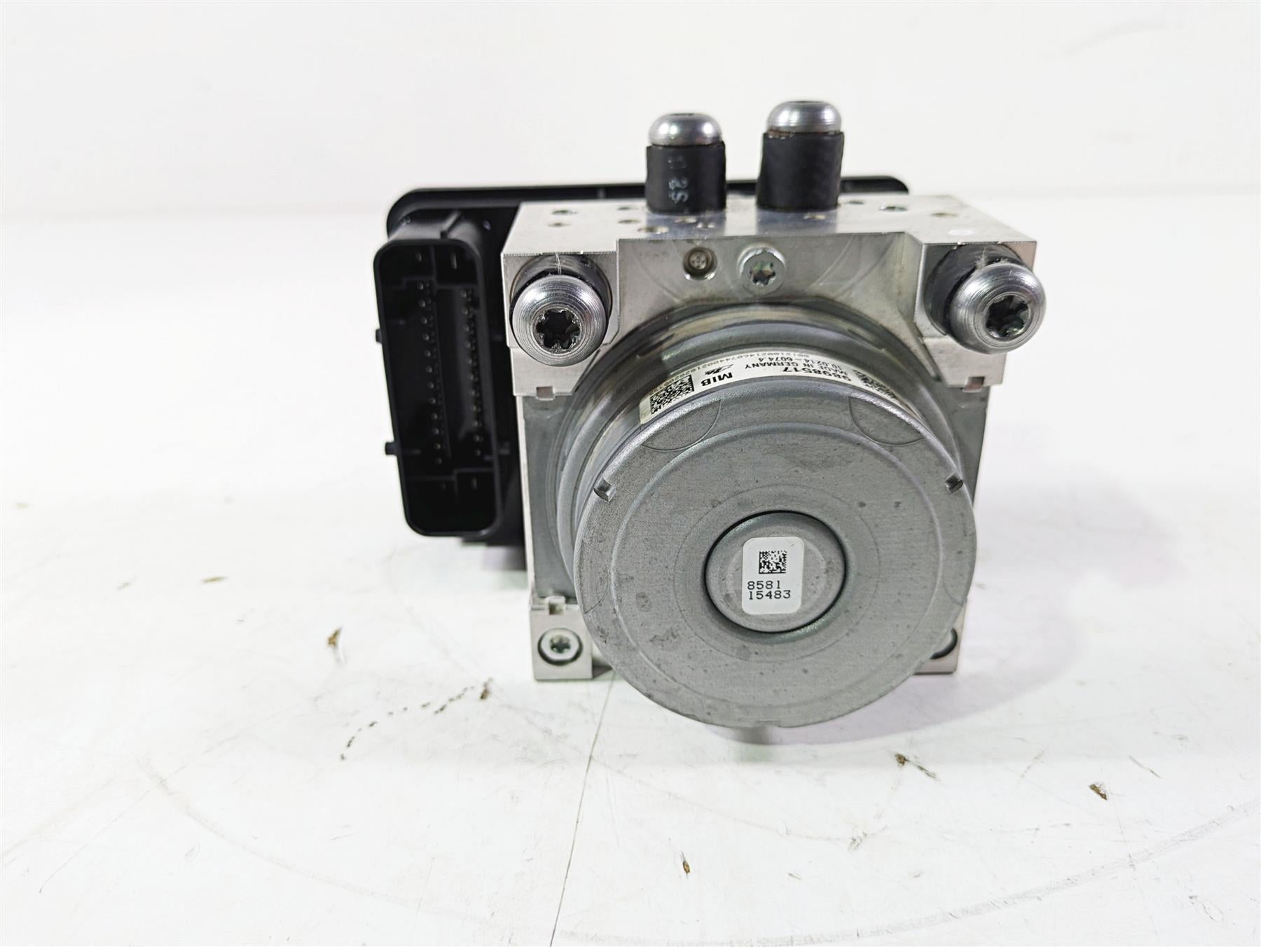 2019 BMW S1000XR K49 Abs Brake Pump Pressure Unit Module 34519444398 {{ shop.shopifyCountryName }} - Mototech271