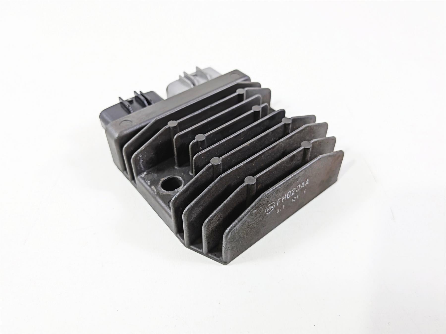 2019 Triumph Speed Triple RS 1050 Rectifier Voltage Regulator T1300675 FH020AA {{ shop.shopifyCountryName }} - Mototech271