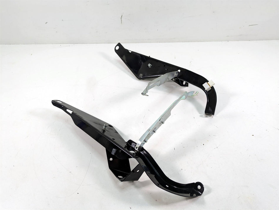2006 Harley Touring FLHTCUI Electra Glide Front Fairing Mounts 58478-96 58479-96 {{ shop.shopifyCountryName }} - Mototech271