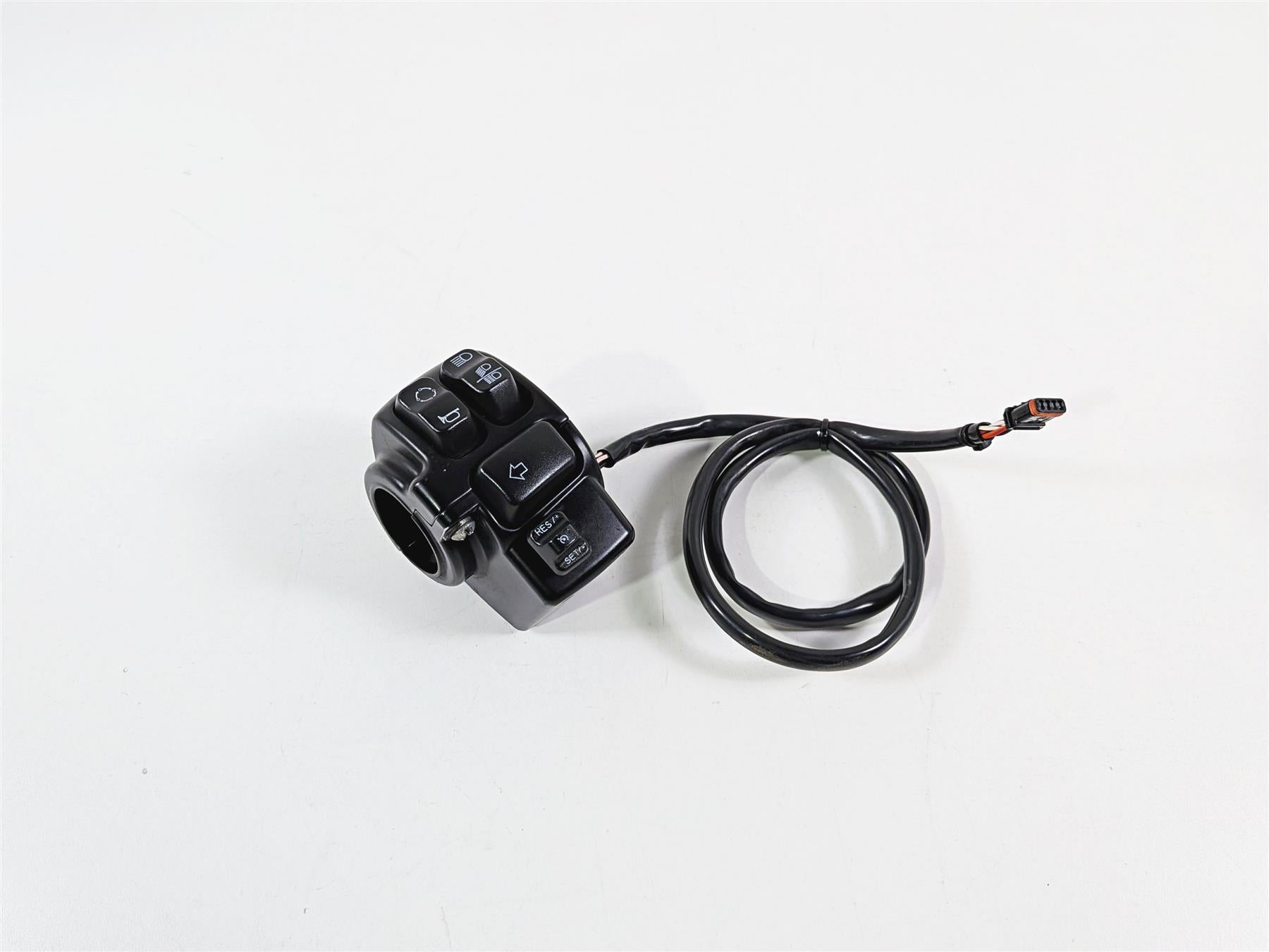 2022 Harley Softail FXLRST Low Rider Left Hand Control Switch -Read 71500288 {{ shop.shopifyCountryName }} - Mototech271