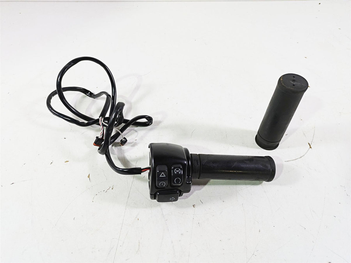 2018 Harley Softail FXFBS Fat Bob Right Hand Control Switch Start Stop 71500462 {{ shop.shopifyCountryName }} - Mototech271