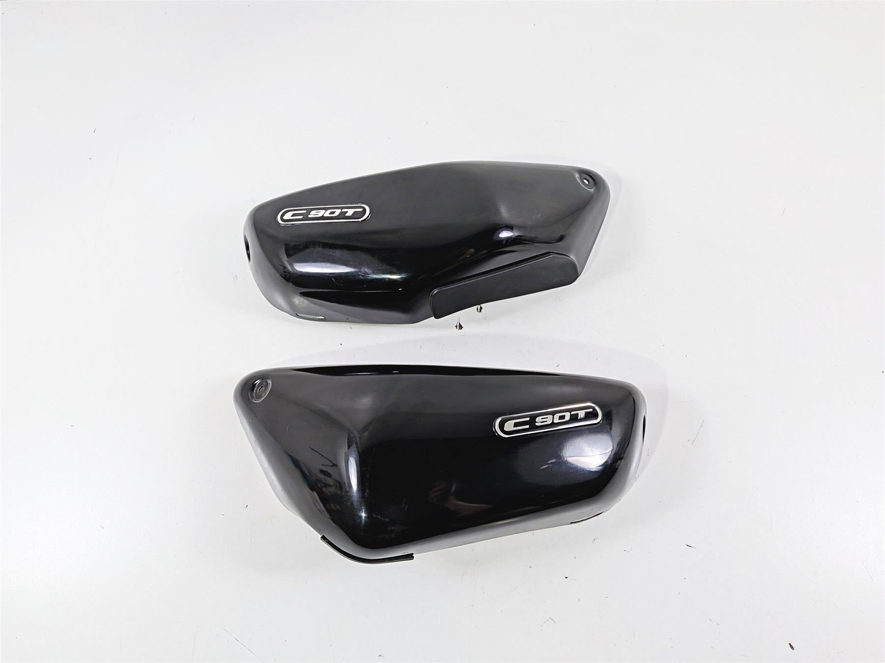 2006 Suzuki C90 VL1500T Boulevard Side Cover Fairing Set 47110-10F00 47210-10F00 {{ shop.shopifyCountryName }} - Mototech271