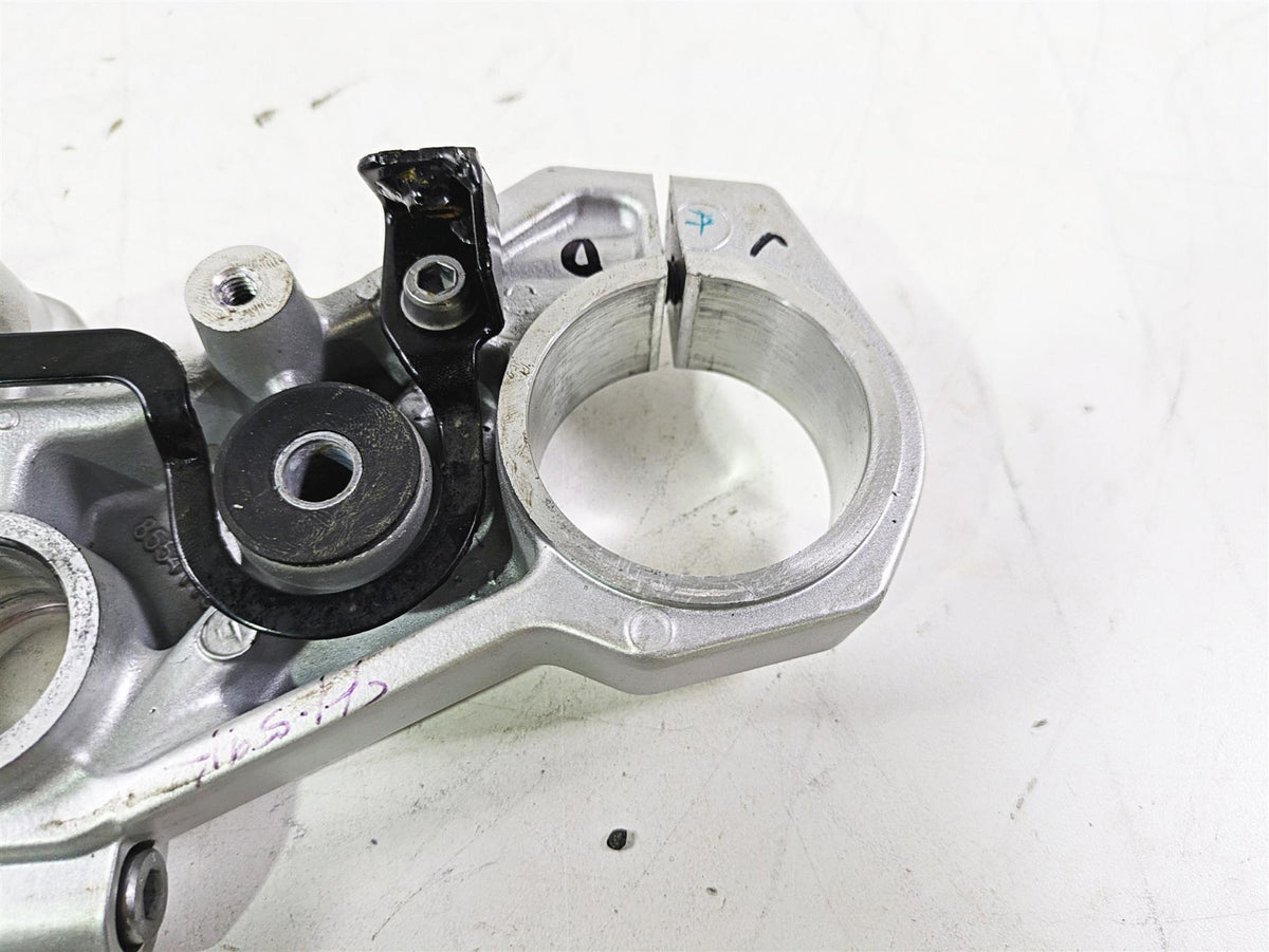 2023 BMW G310R K03 Upper Triple Tree Steering Clamp 31428554115 {{ shop.shopifyCountryName }} - Mototech271