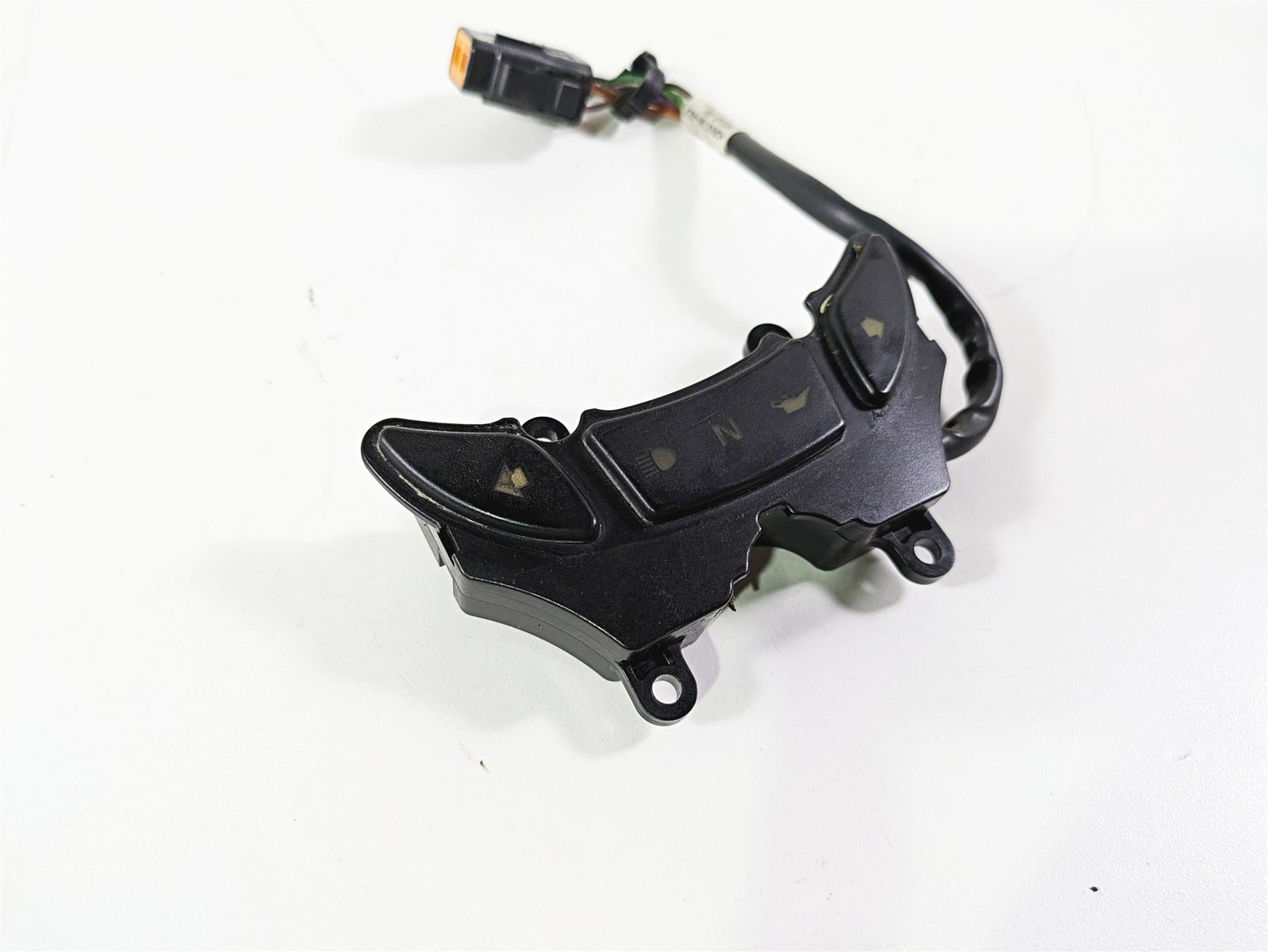 2009 Harley FLSTSB Cross Bones Indicator Instrument Lights Cluster 68545-08 {{ shop.shopifyCountryName }} - Mototech271