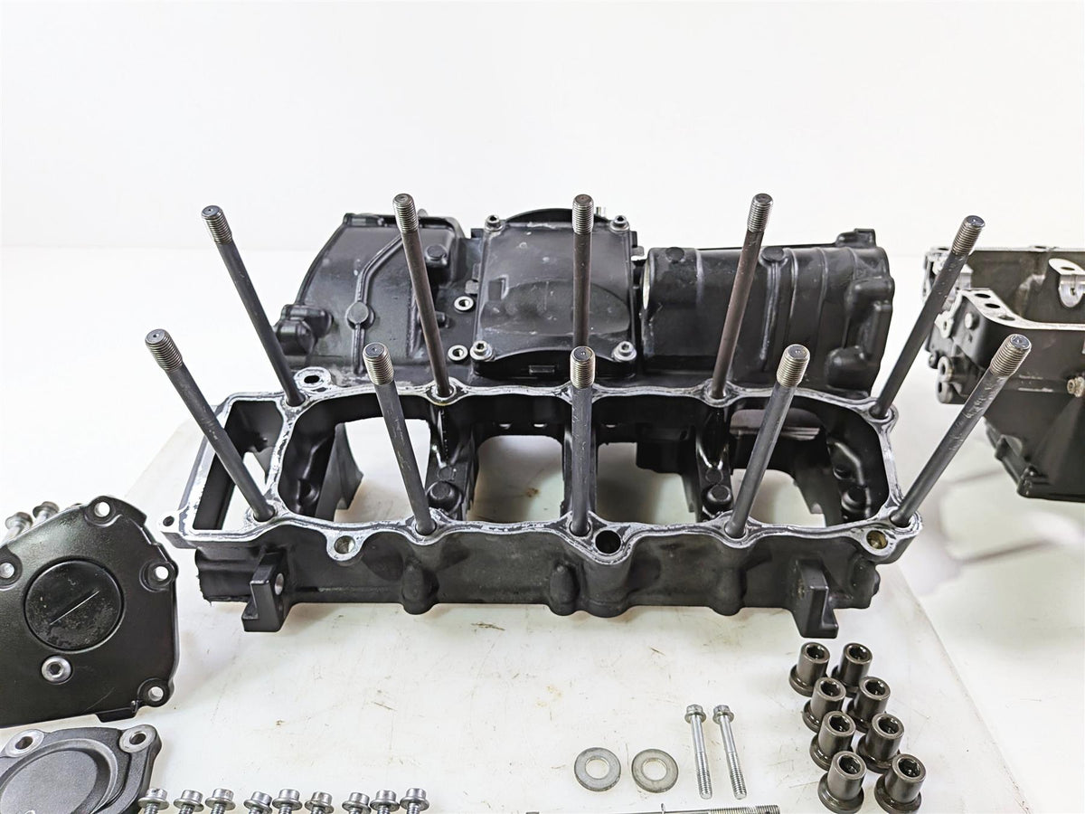2008 Yamaha YZF R1 RN19 Engine Crank Case Set N516E 4C8-15100-00-00 4C8-15100-19 {{ shop.shopifyCountryName }} - Mototech271