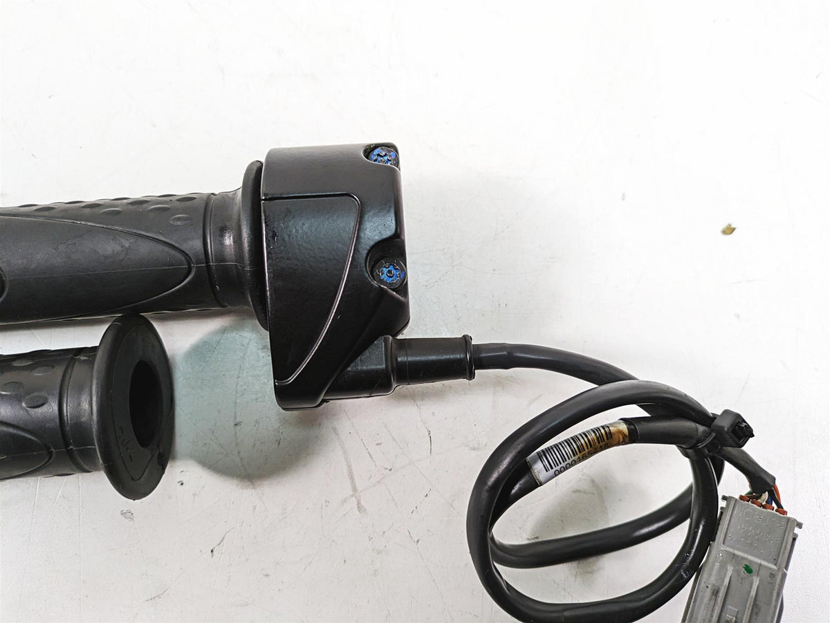 2017 Mv Agusta Dragster 800 Ride Fly By Wire Throttle Hand Grip 8A00B5444 {{ shop.shopifyCountryName }} - Mototech271