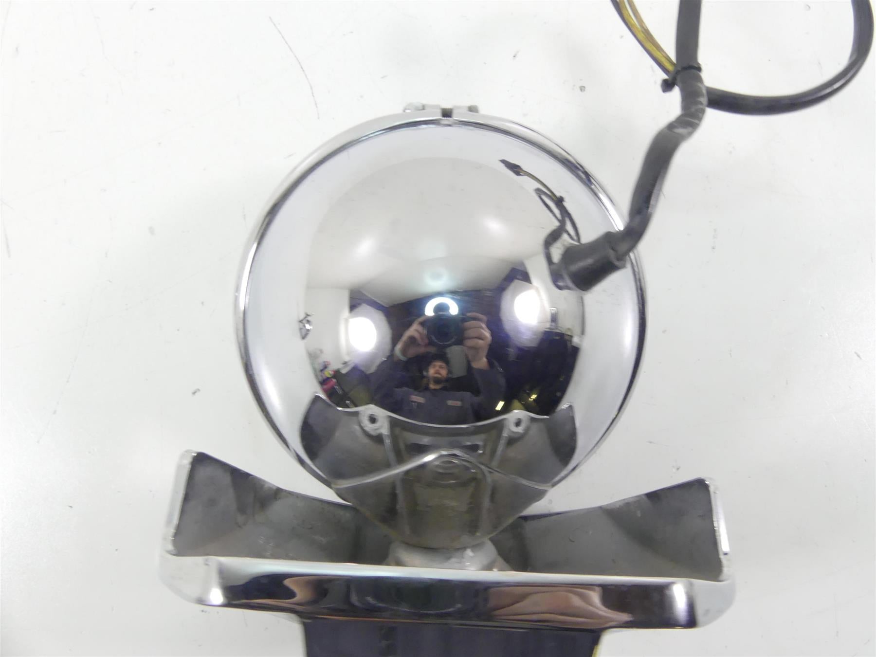 2005 Harley Dyna FXDLI Low Rider Led Headlight Lamp & Visor 5-3/4 69675-05A {{ shop.shopifyCountryName }} - Mototech271
