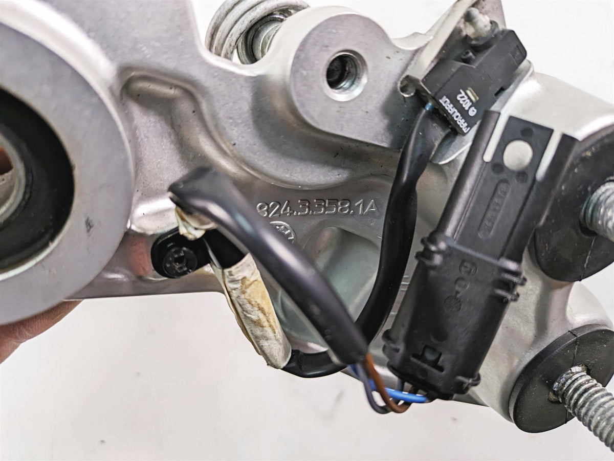 2020 Ducati Hypermotard 950 SP Right Foot Peg Footpeg + Bracket 82413581AB {{ shop.shopifyCountryName }} - Mototech271