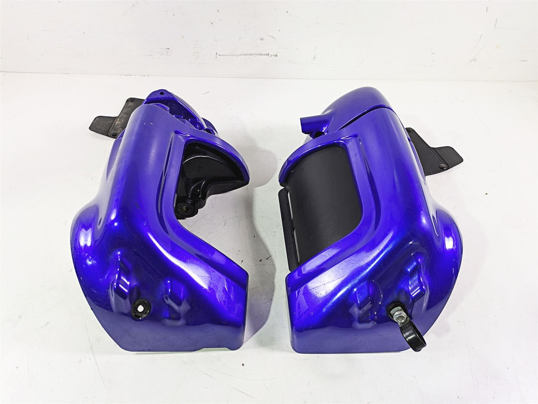 2011 Harley Touring FLHTCUSE CVO E-Glide Lower Leg Fairing Set 57100091 57100092 {{ shop.shopifyCountryName }} - Mototech271