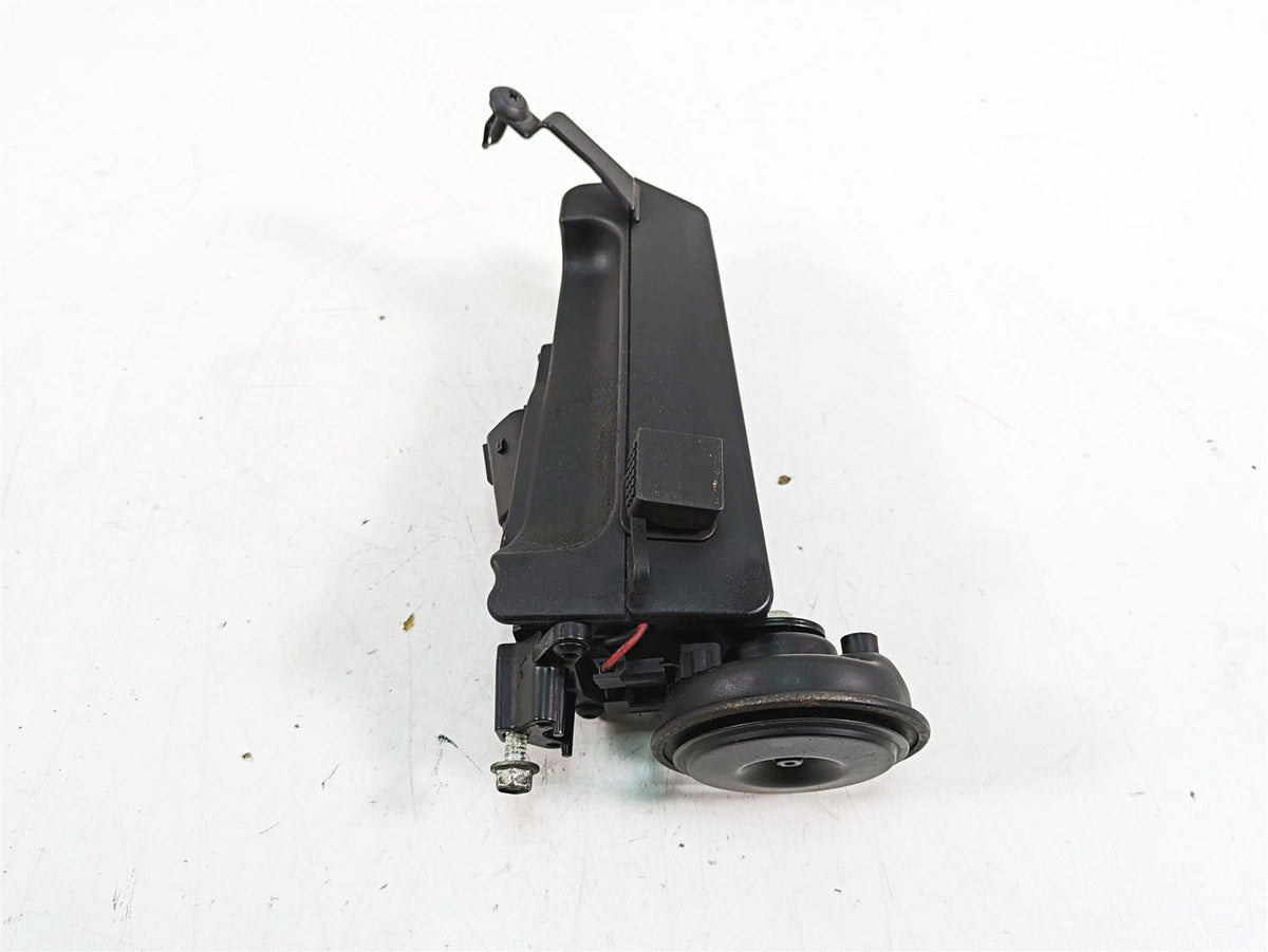 2020 Harley Softail FXBB Street Bob Horn + Media Usb Wiring Box 69201654 {{ shop.shopifyCountryName }} - Mototech271