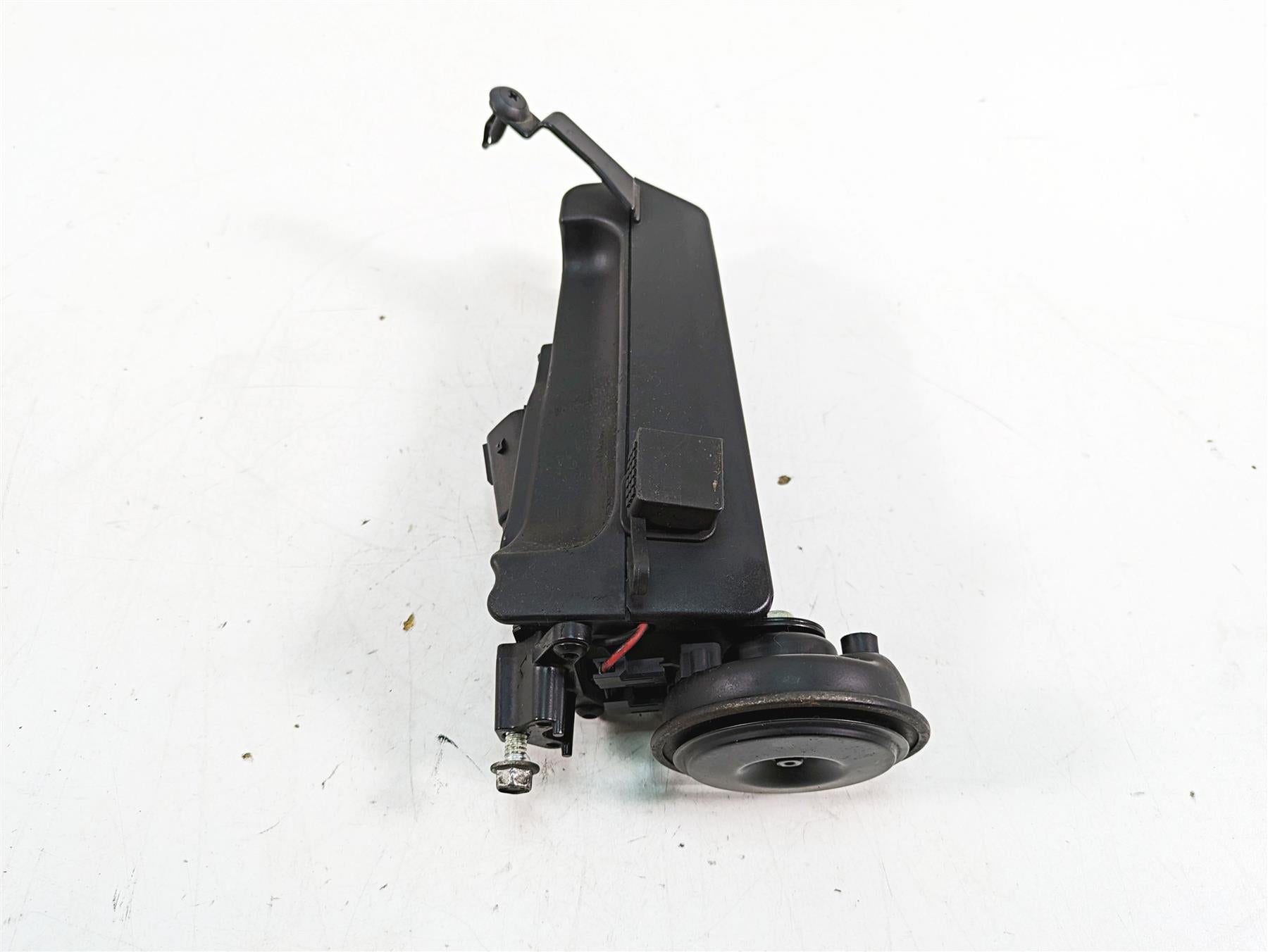 2020 Harley Softail FXBB Street Bob Horn + Media Usb Wiring Box 69201654 {{ shop.shopifyCountryName }} - Mototech271