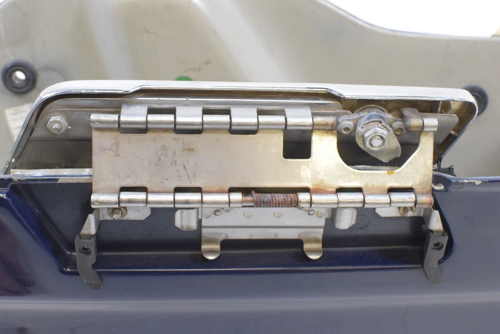 2002 Harley Touring FLHRI Road King Left Lower Saddle Bag 90753-93 {{ shop.shopifyCountryName }} - Mototech271