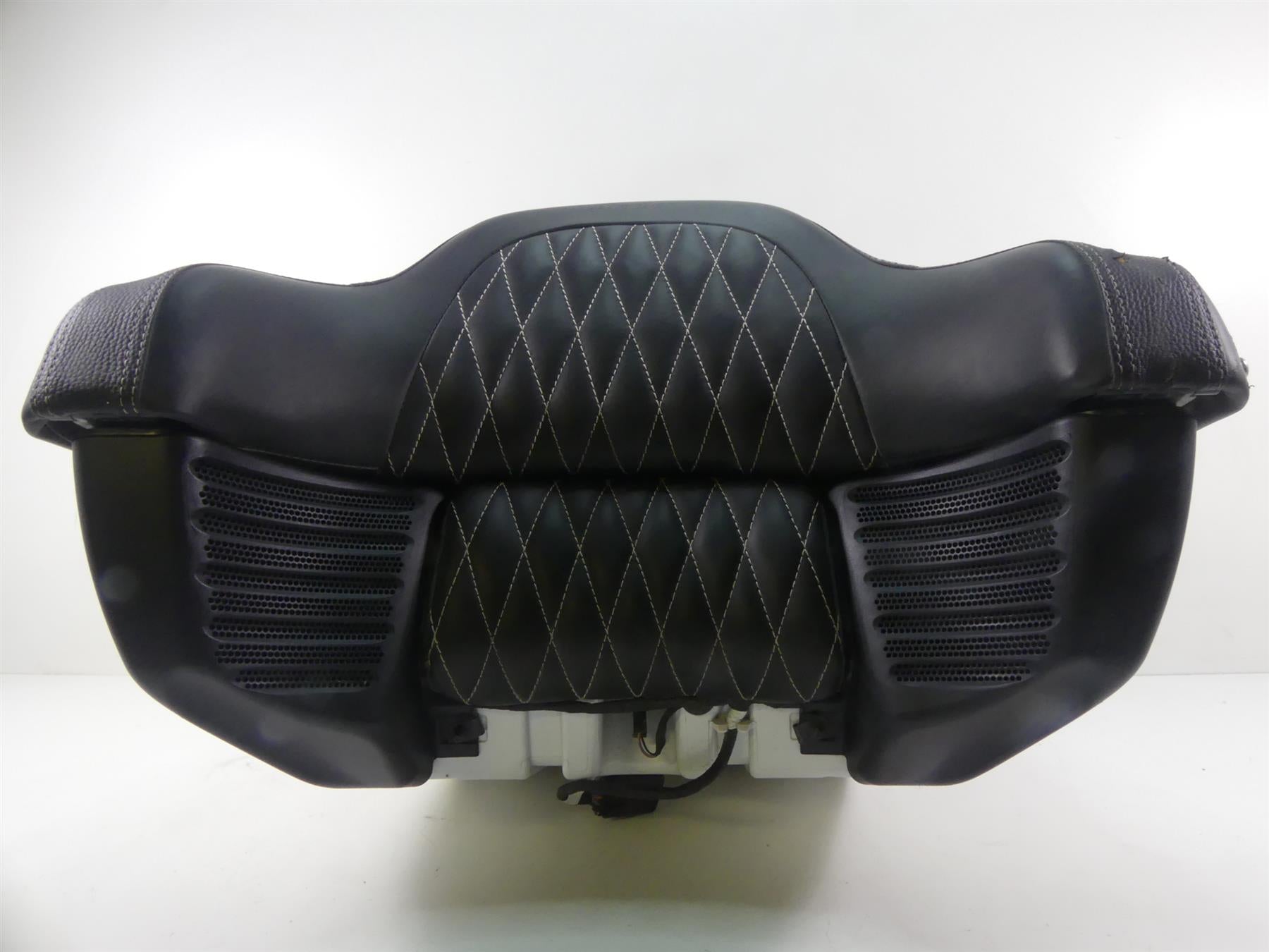 2020 Indian Roadmaster Complete Rear Trunk Tour Pak Passenger Backrest 5455392 {{ shop.shopifyCountryName }} - Mototech271