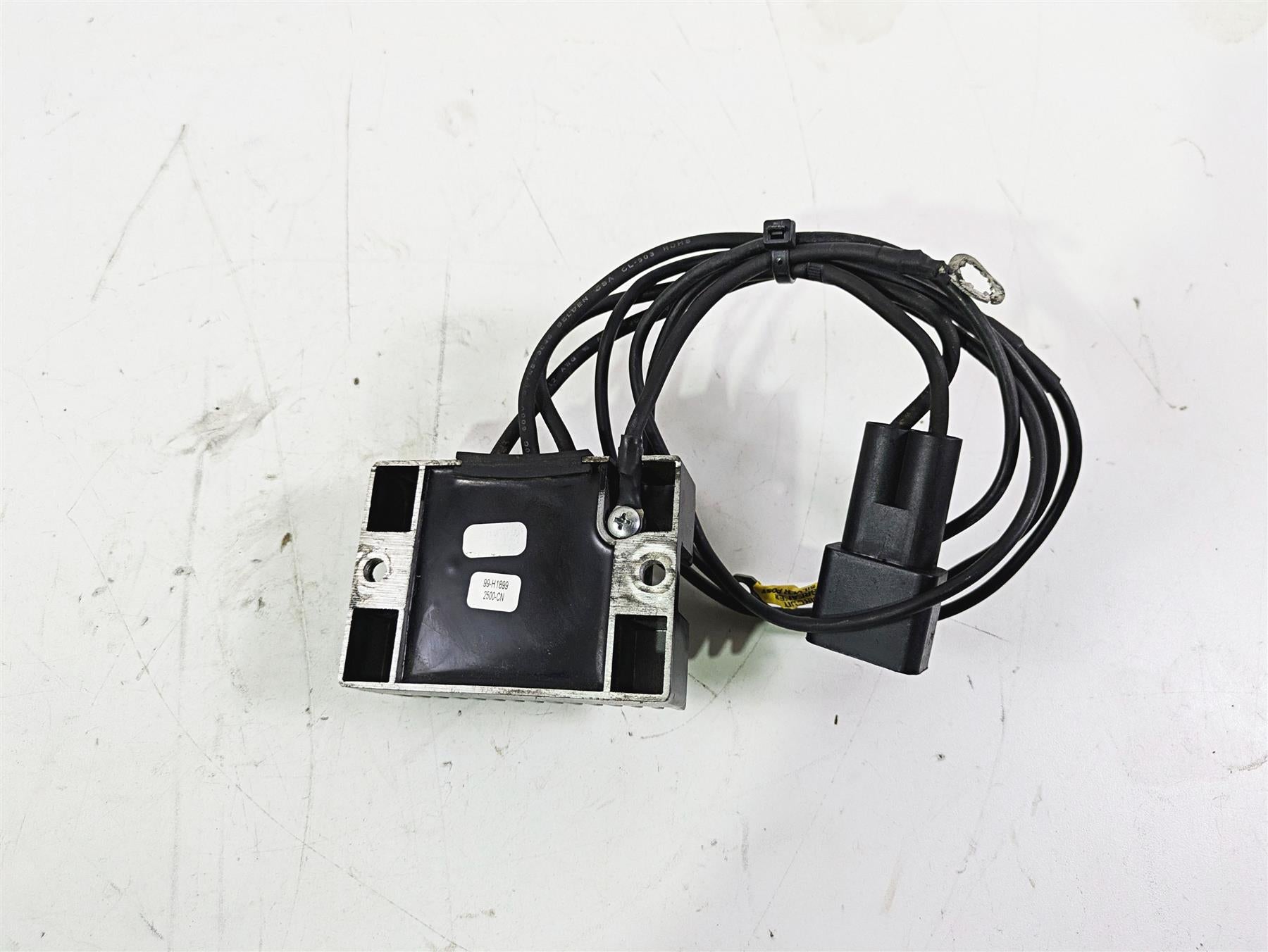 2002 Harley Dyna FXDL Low Rider Rectifier Voltage Regulator 74518-99A {{ shop.shopifyCountryName }} - Mototech271