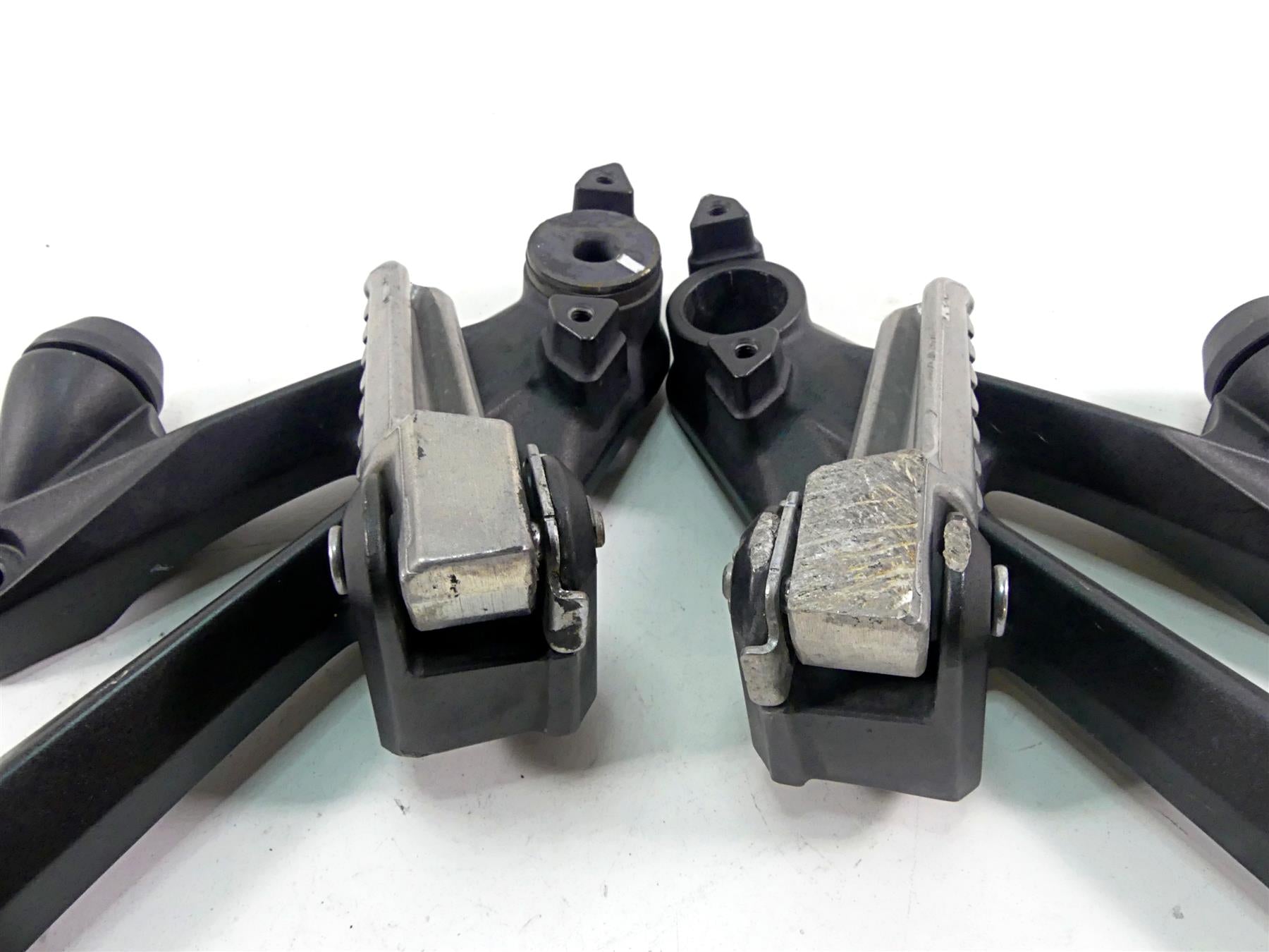 2017 Kawasaki ZX1400 ZX14R Ninja Rear Passenger Footpeg Bracket Set 35063-0782 {{ shop.shopifyCountryName }} - Mototech271