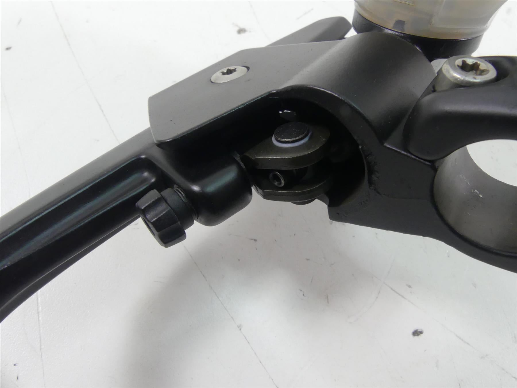 2008 BMW R1200GS K25 Clutch Master Cylinder 13mm - Tested 32727728852 {{ shop.shopifyCountryName }} - Mototech271