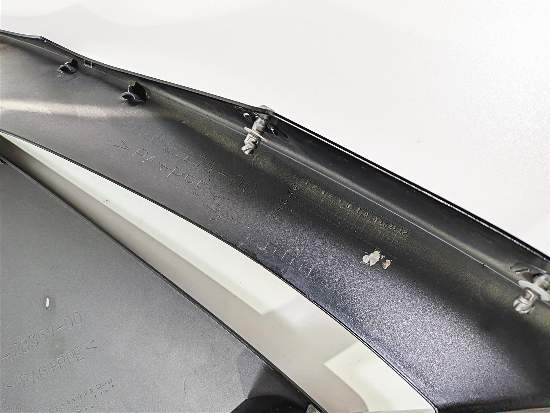 2008 Yamaha YZF R1 RN19 Oem Right Main Fairing Cover Set -Read 4C8-2835V-00 {{ shop.shopifyCountryName }} - Mototech271