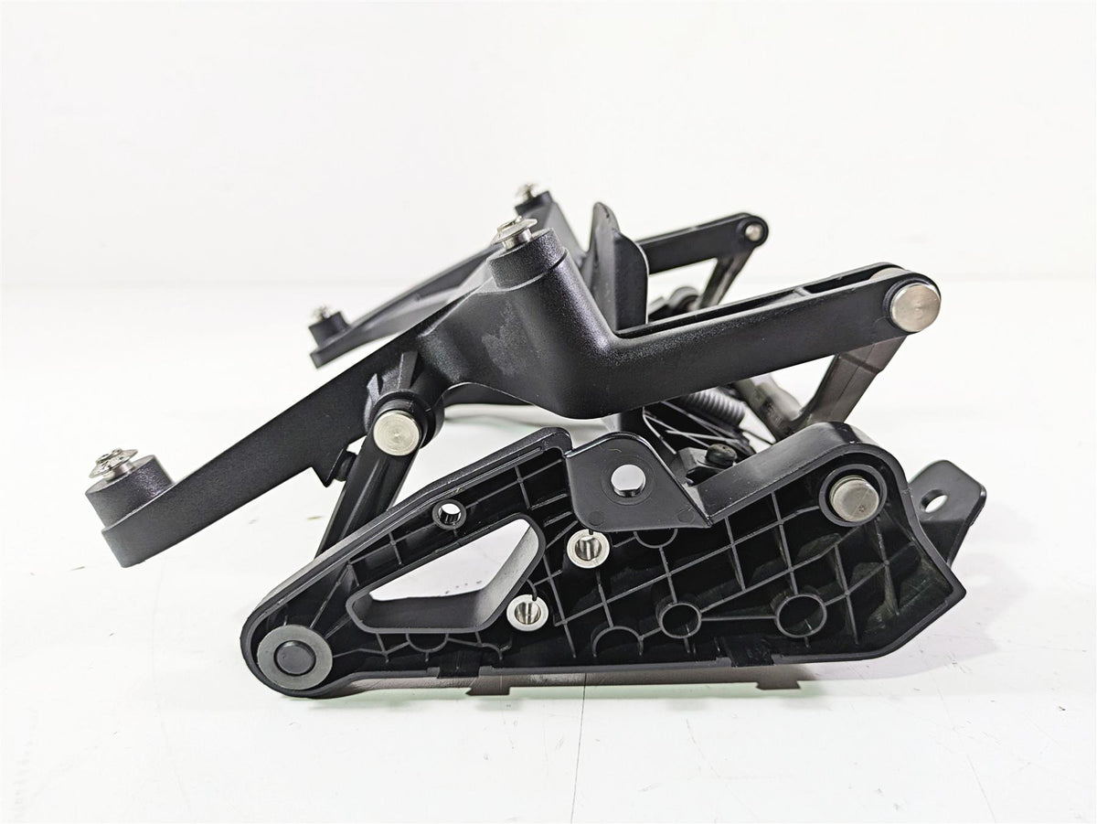2019 BMW S1000XR K49 Windshield Mount Stay Holder 46637717039 46638553982 {{ shop.shopifyCountryName }} - Mototech271