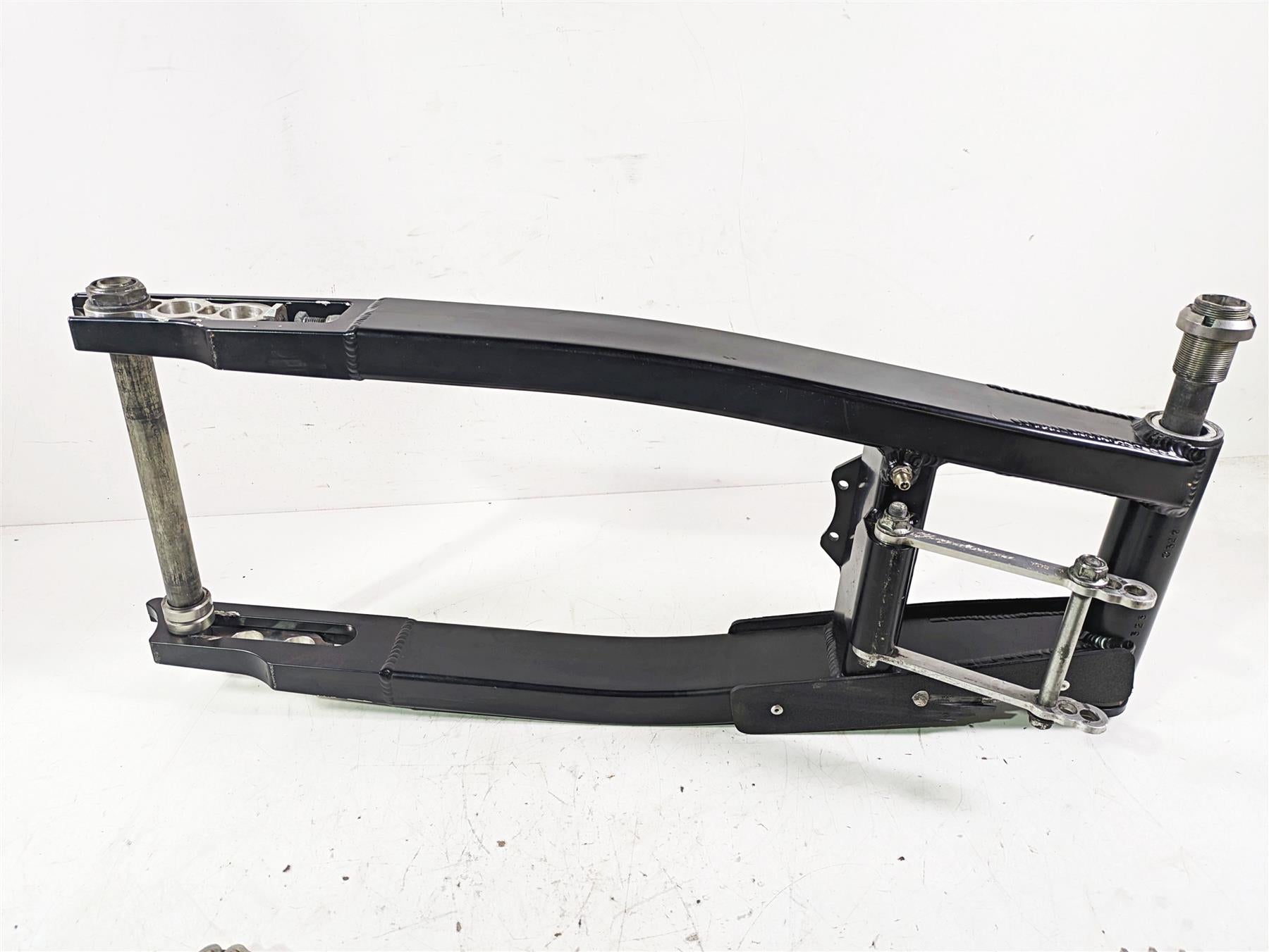 2018 Suzuki GSX1300 R Hayabusa Hardcore 30" Stretch Swingarm Built-in Air Tank {{ shop.shopifyCountryName }} - Mototech271
